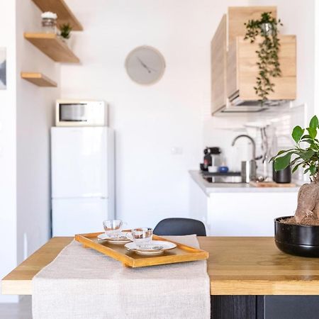 Loft Con Terrazzo - 3 Min Dalle Autostrade By Followgreenhouserome Exterior photo