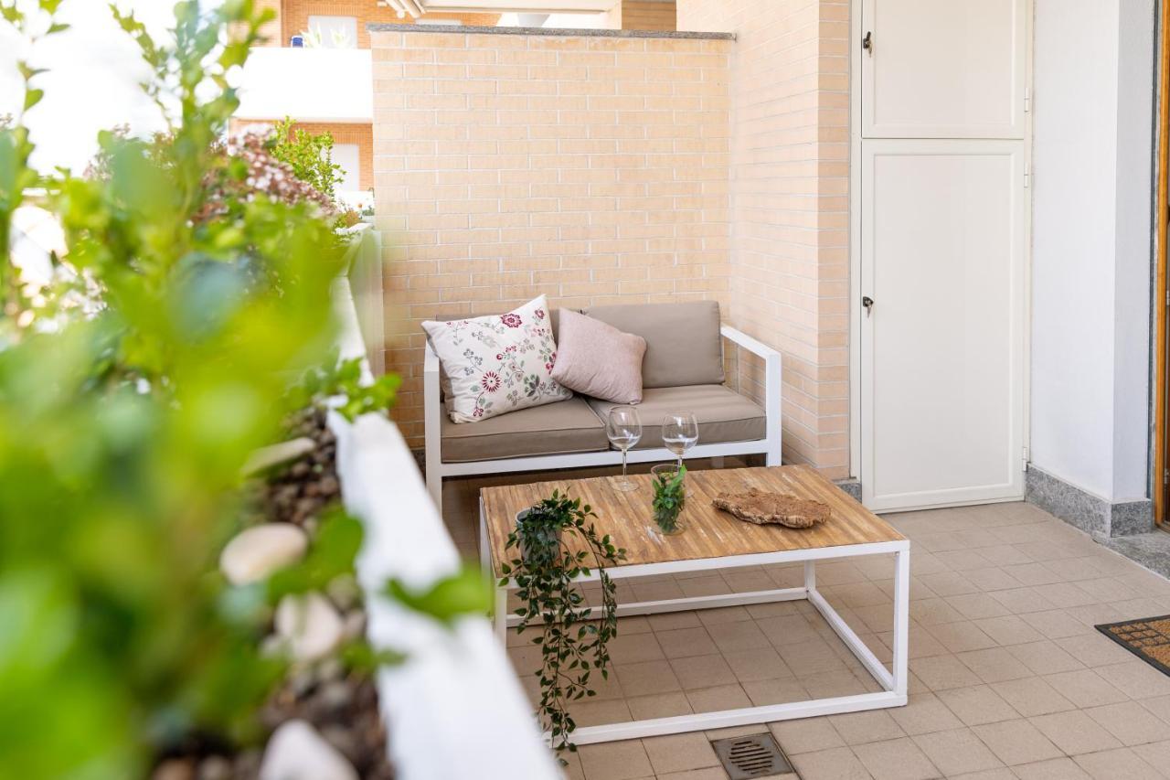 Loft Con Terrazzo - 3 Min Dalle Autostrade By Followgreenhouserome Exterior photo