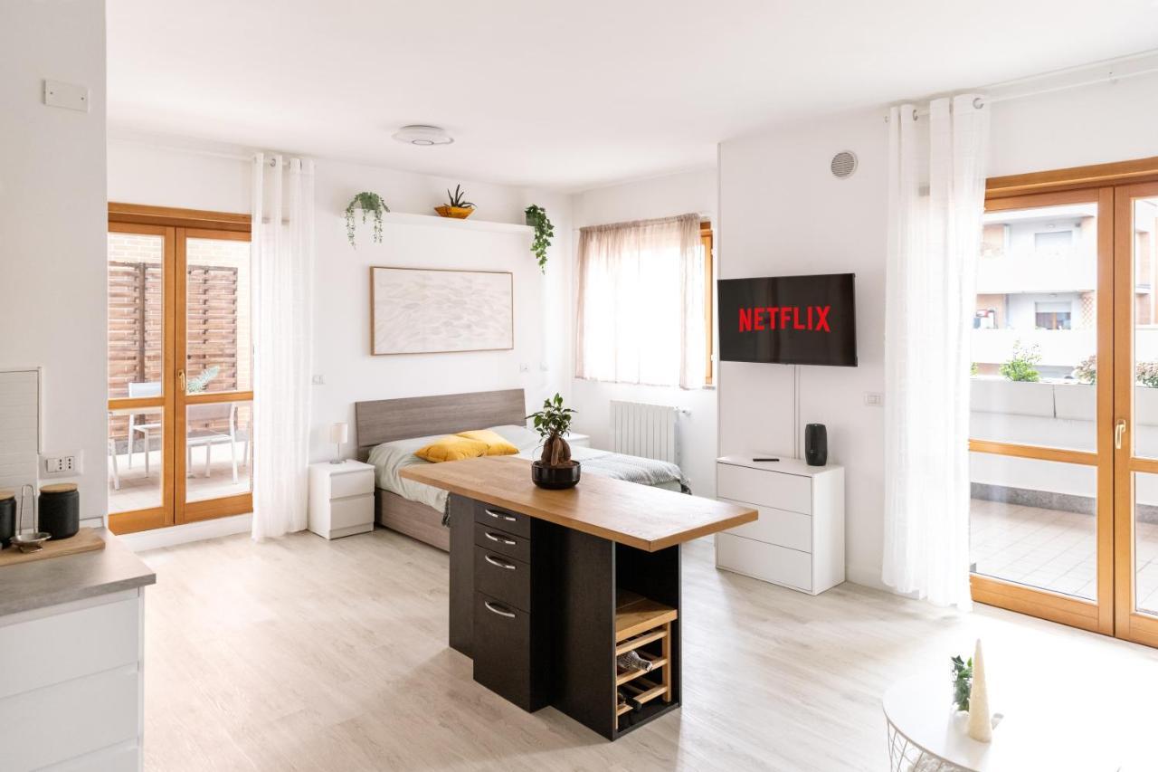 Loft Con Terrazzo - 3 Min Dalle Autostrade By Followgreenhouserome Exterior photo