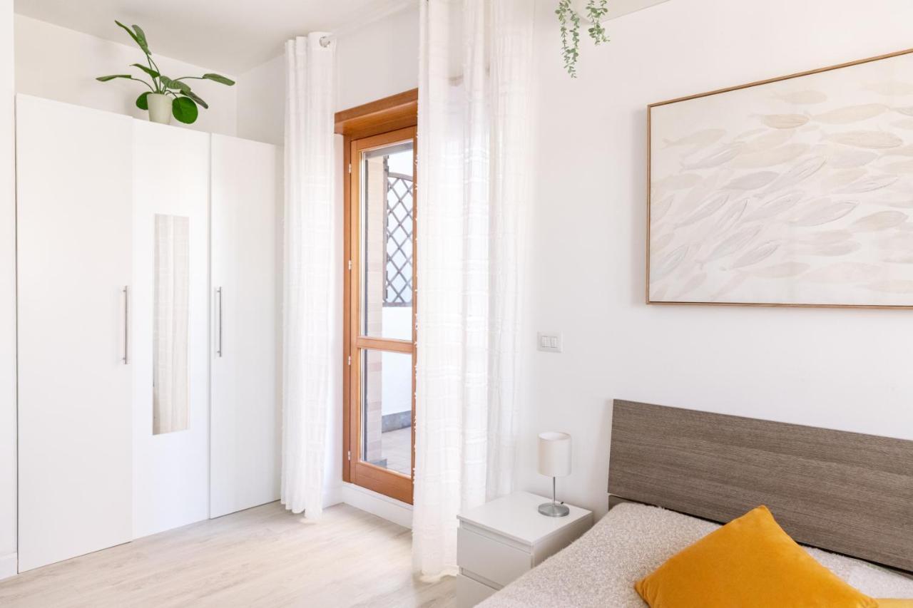 Loft Con Terrazzo - 3 Min Dalle Autostrade By Followgreenhouserome Exterior photo
